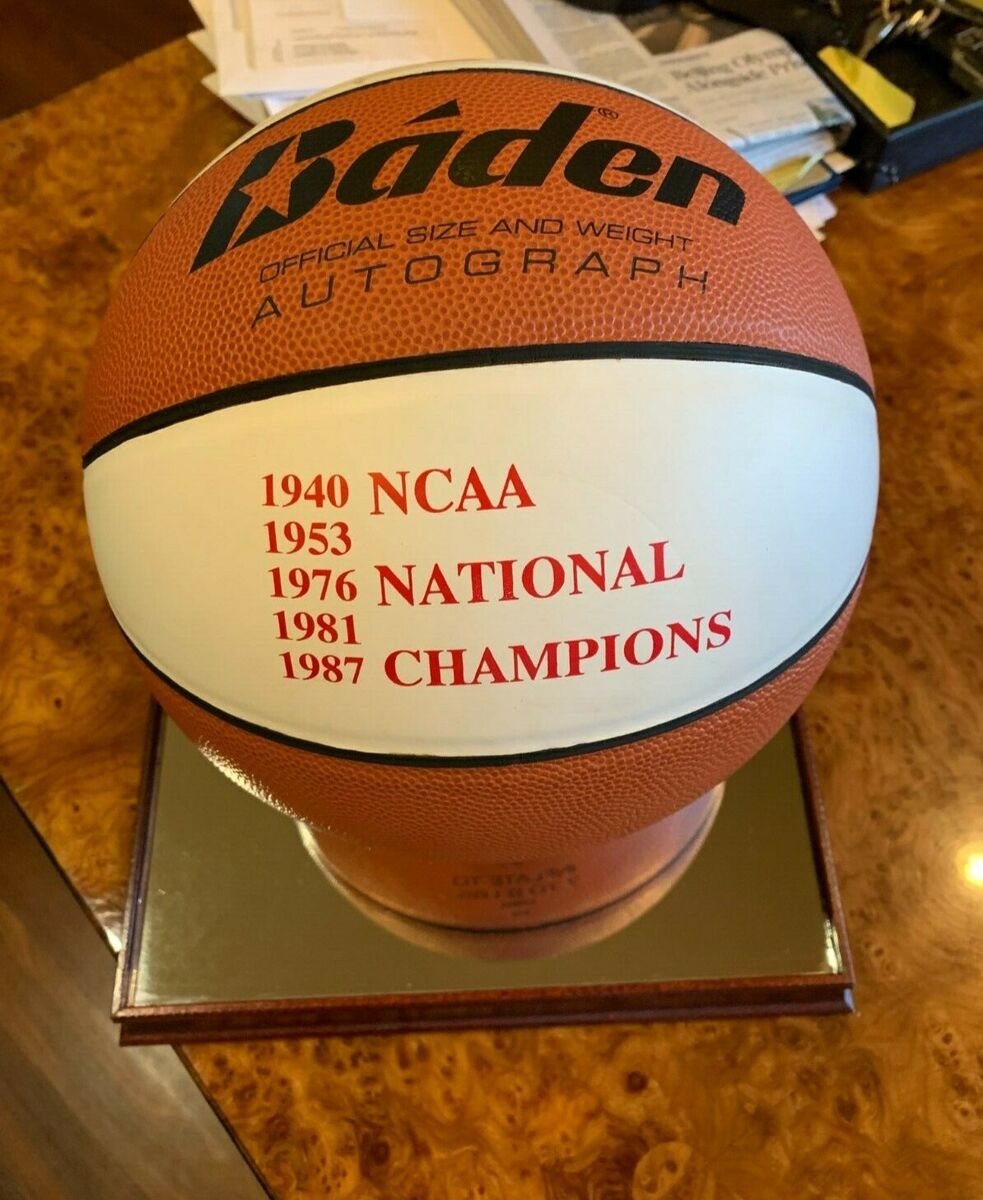 Bobby Knight Signed Basketball: Perfect Gift for the Ultimate Fan