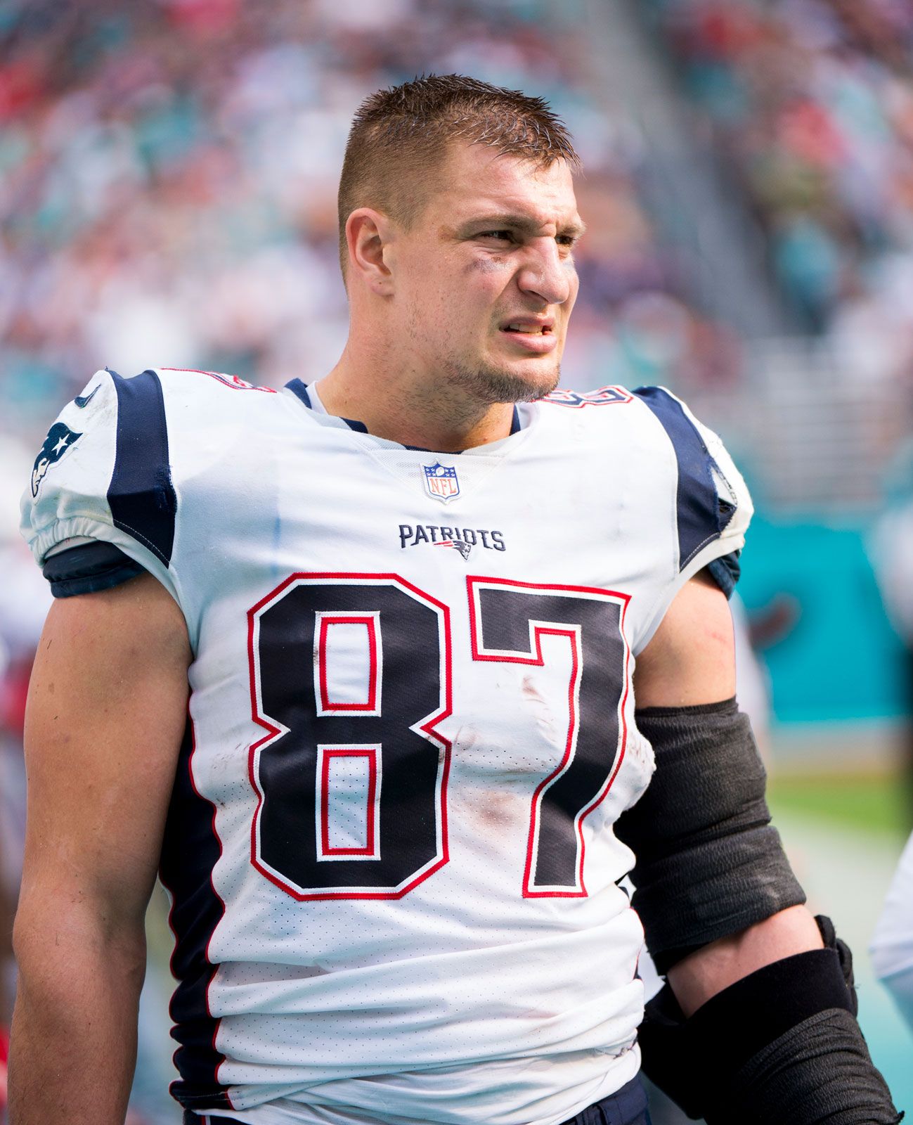 How Tall Is Gronkowski? Heres the Answer You Need