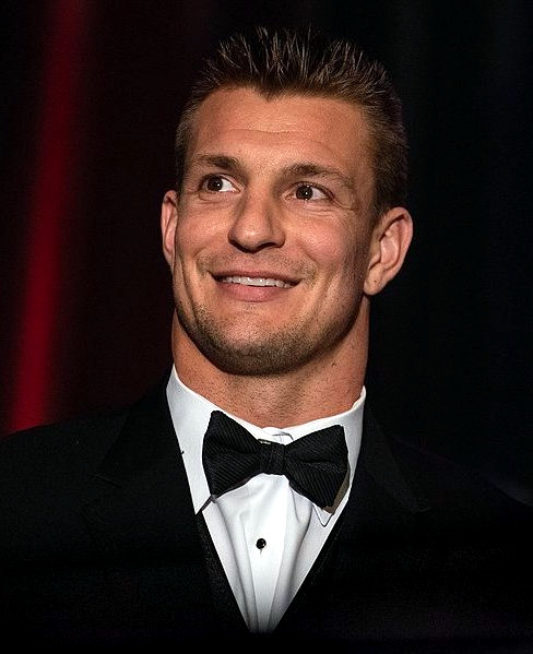 How Tall Is Gronkowski? Heres the Answer You Need