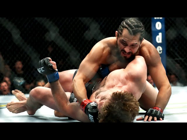 UFC quickest KO ever! Only a few seconds, really amazing!