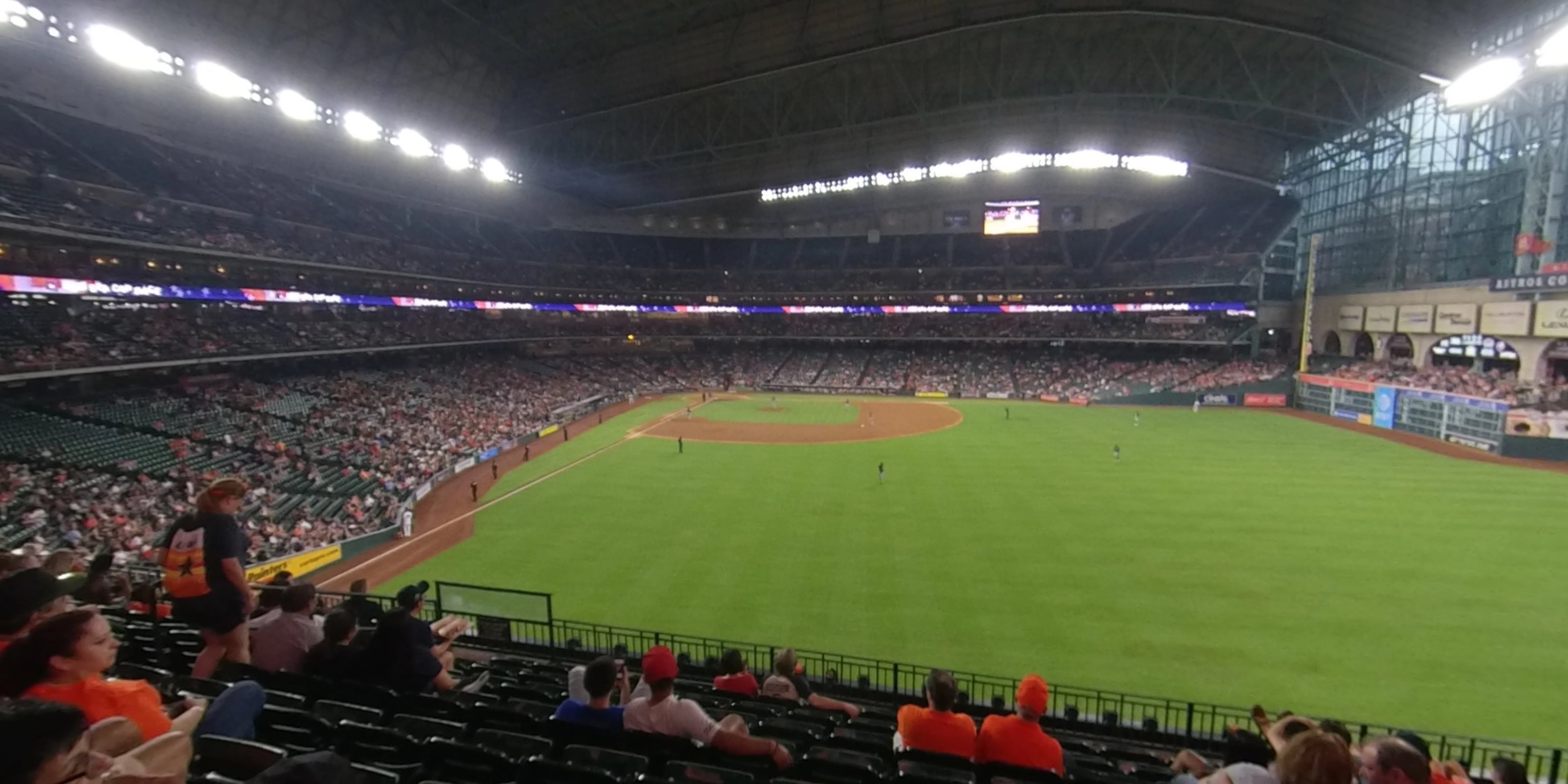 Whats Section 252 Like at Minute Maid Park? Is This Section Good for Families and Getting a Great View?