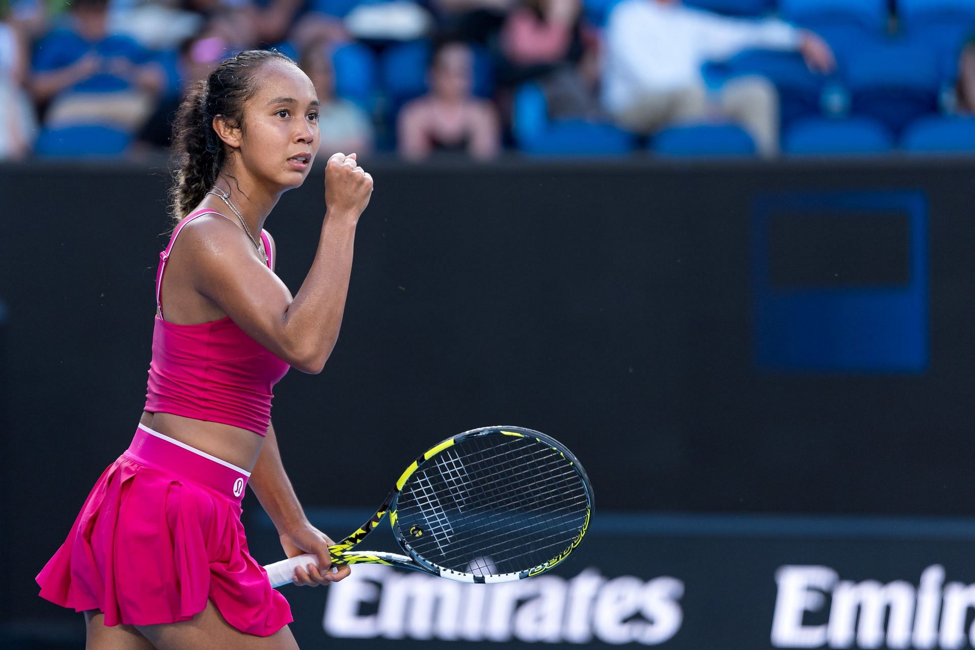 Explore leylah fernandez net worth: The tennis rising star money and career path.